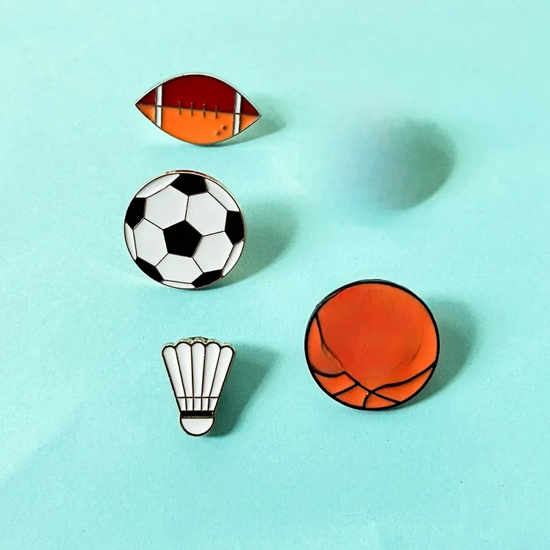 Ensemble de broches de ballon de sport de dessin animé, épingles métalliques de Football, basket-ball, Badminton, pour étudiants, trousse à crayons, Badges de décoration