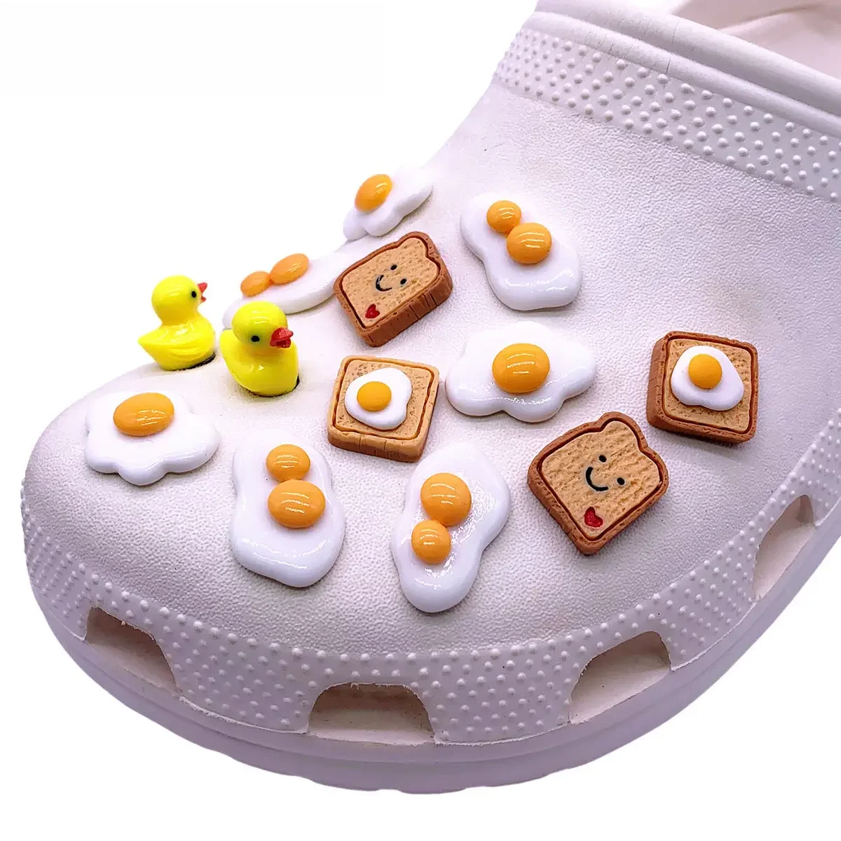 1 pièce Breloques de chaussures en résine, motifs Œufs frits, Petit canard jaune Kawaii, Tranches de pain, Accessoires et décorations pour sabots, pour cadeaux amusants