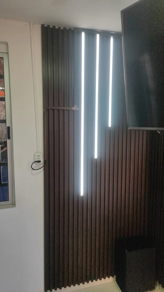 Tira de Luces LED COB en color blanco, ideal para iluminación decorativa.