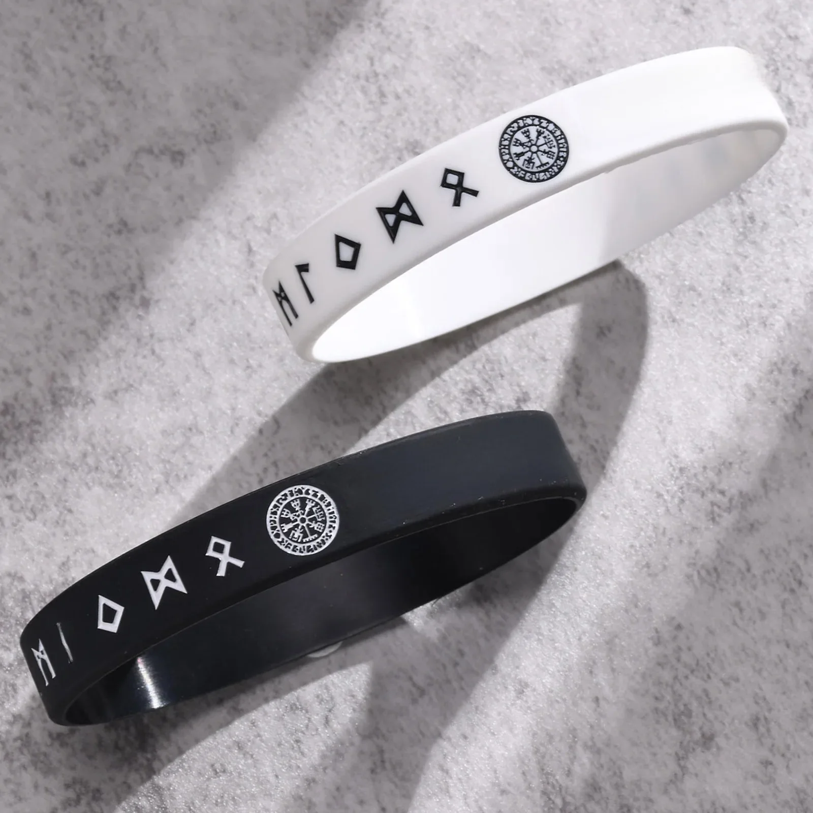 Vnox 12 mm Silikonarmband für Herren, weiches Gummi-Silikon-Armband, nordischer Wikinger-Kompass, Rune Almut Armreif-Set