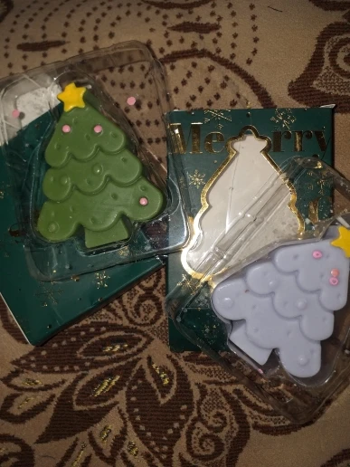 2Pcs Set Christmas Tree Shaped Scented Candle Aesthetic Aroma Soy Wax Christmas Decorative Candle Decorative Aromatherapy Candle photo review