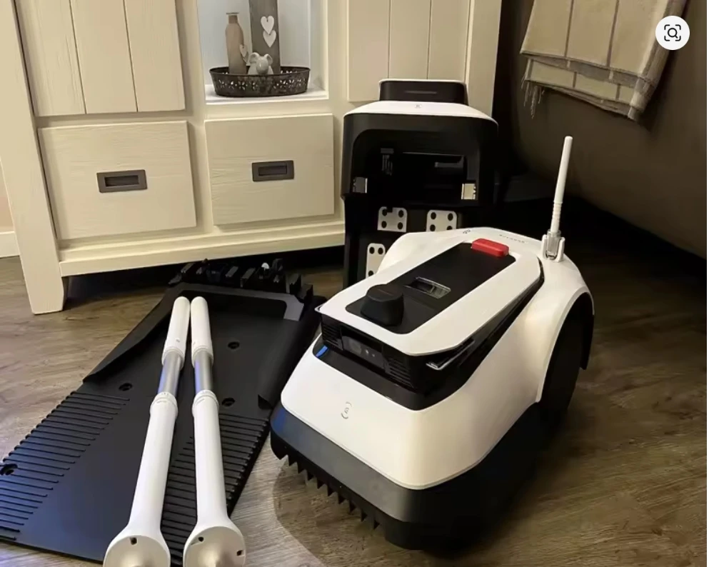 cordless robotic lawn mower - 0.22 acri, full-band RTK robotic lawn mower + 4-eye vision