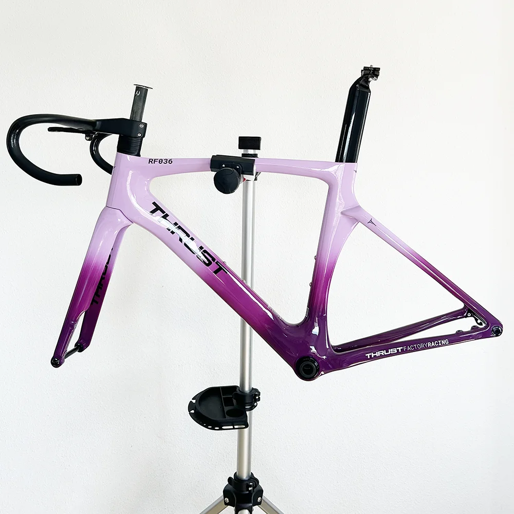Carbon frame disc brake aero racefiets frameset met BSA T47, volledig interne kabelgeleiding, stuur en DI2 UPGRADED EPS.