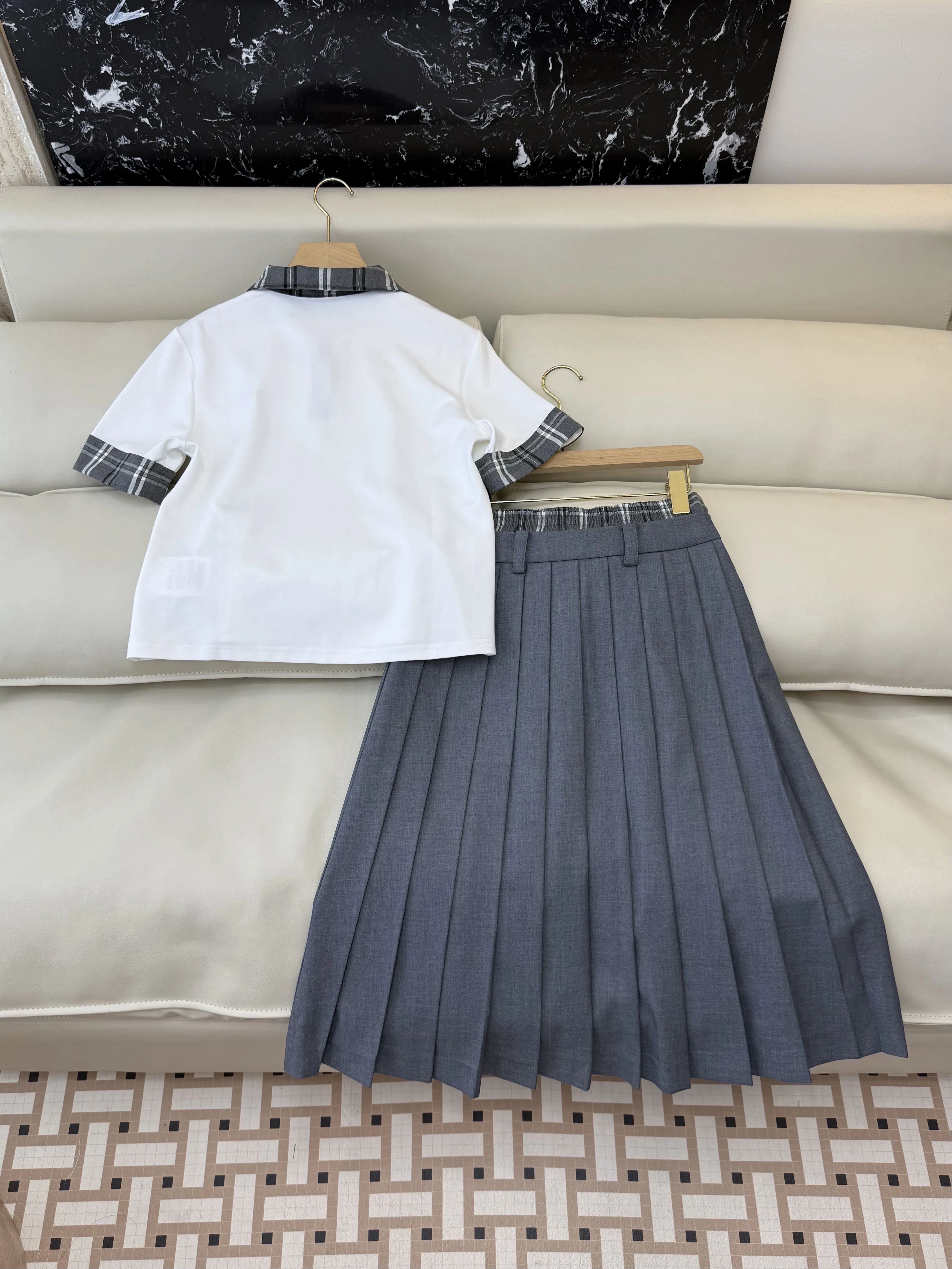 

2026 New Women's Plaid Collared Short-Sleeve T-Shirt And Pleated Skirt Two-Piece Set - Slimming Casual Suit