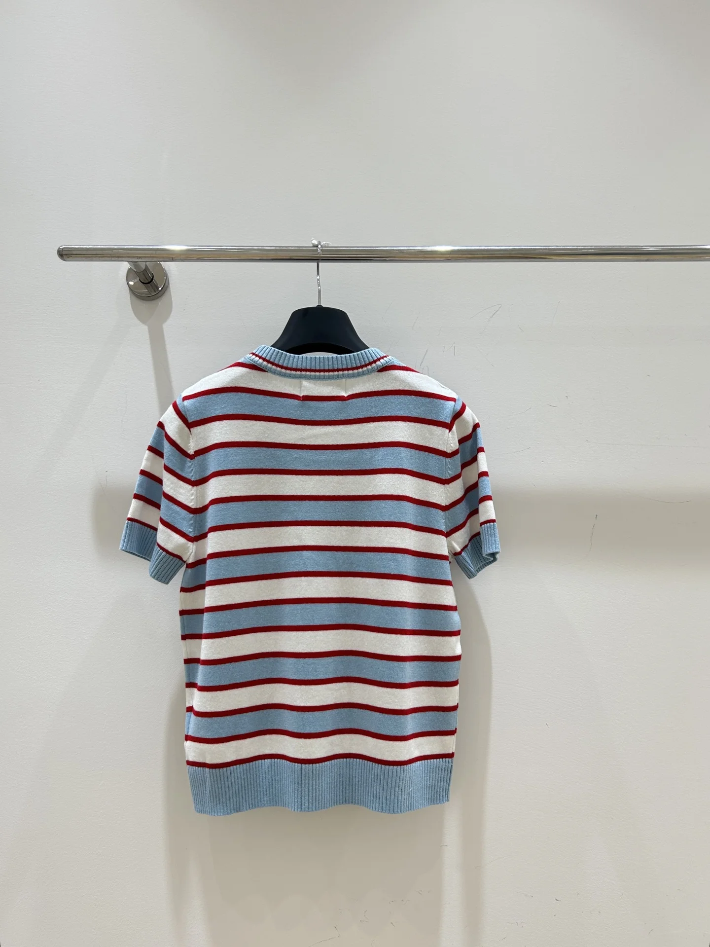 

Spring new Wool Classic Striped Contrasting Top 8