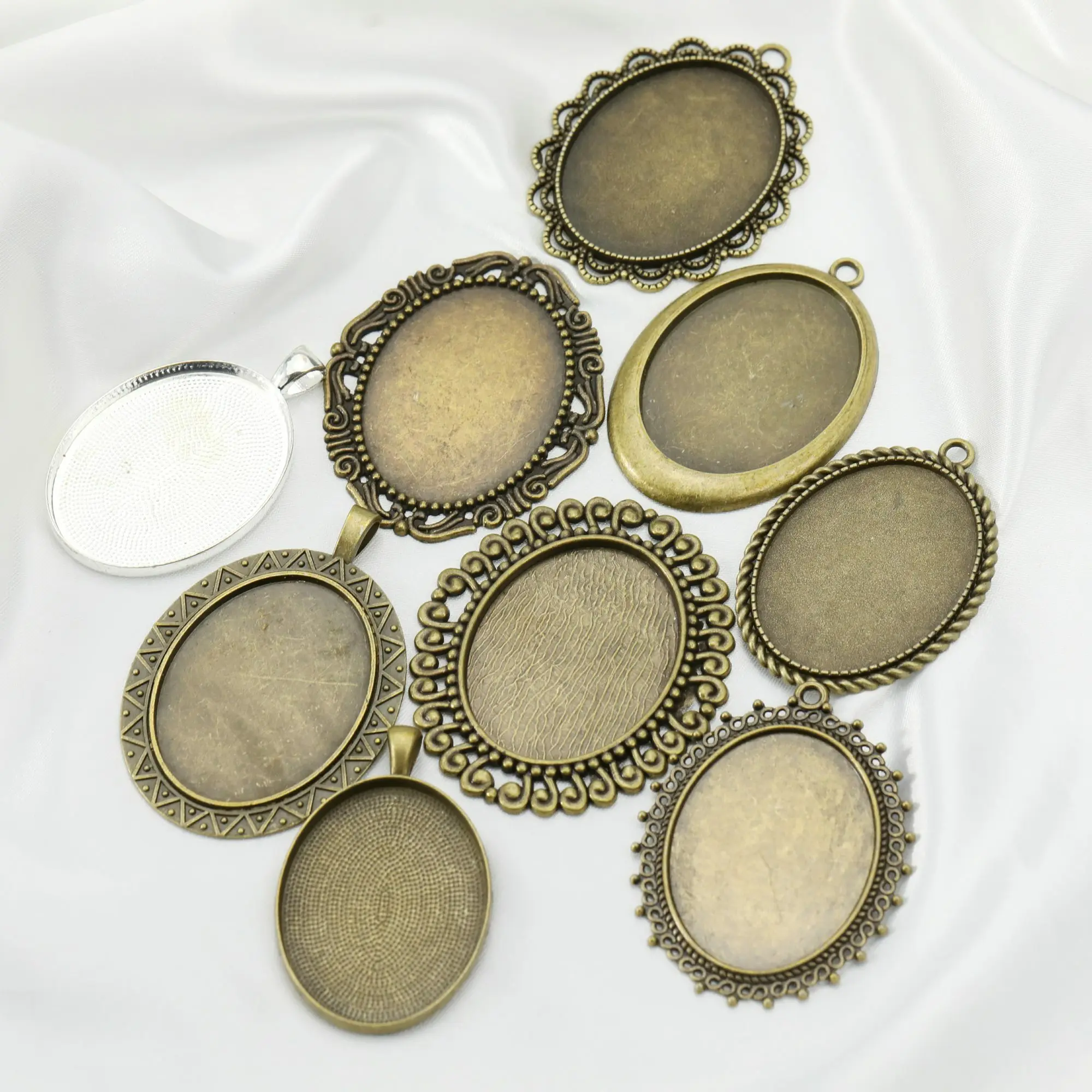 

20Pcs Assortment 30x40MM Oval Antiqued Bronze Pendant Settings Charm Bezel for Resin DIY Jewelry Supplies 1421182