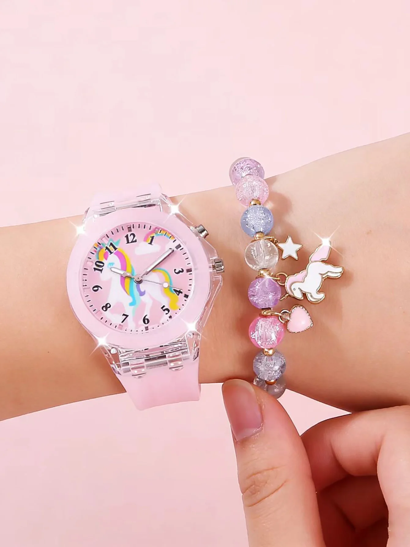 Modische Niedliche Kinder-Leuchtquarzuhr mit Pferdeanhänger-Armband im Einhorn-Design als Geschenk – Detail 7