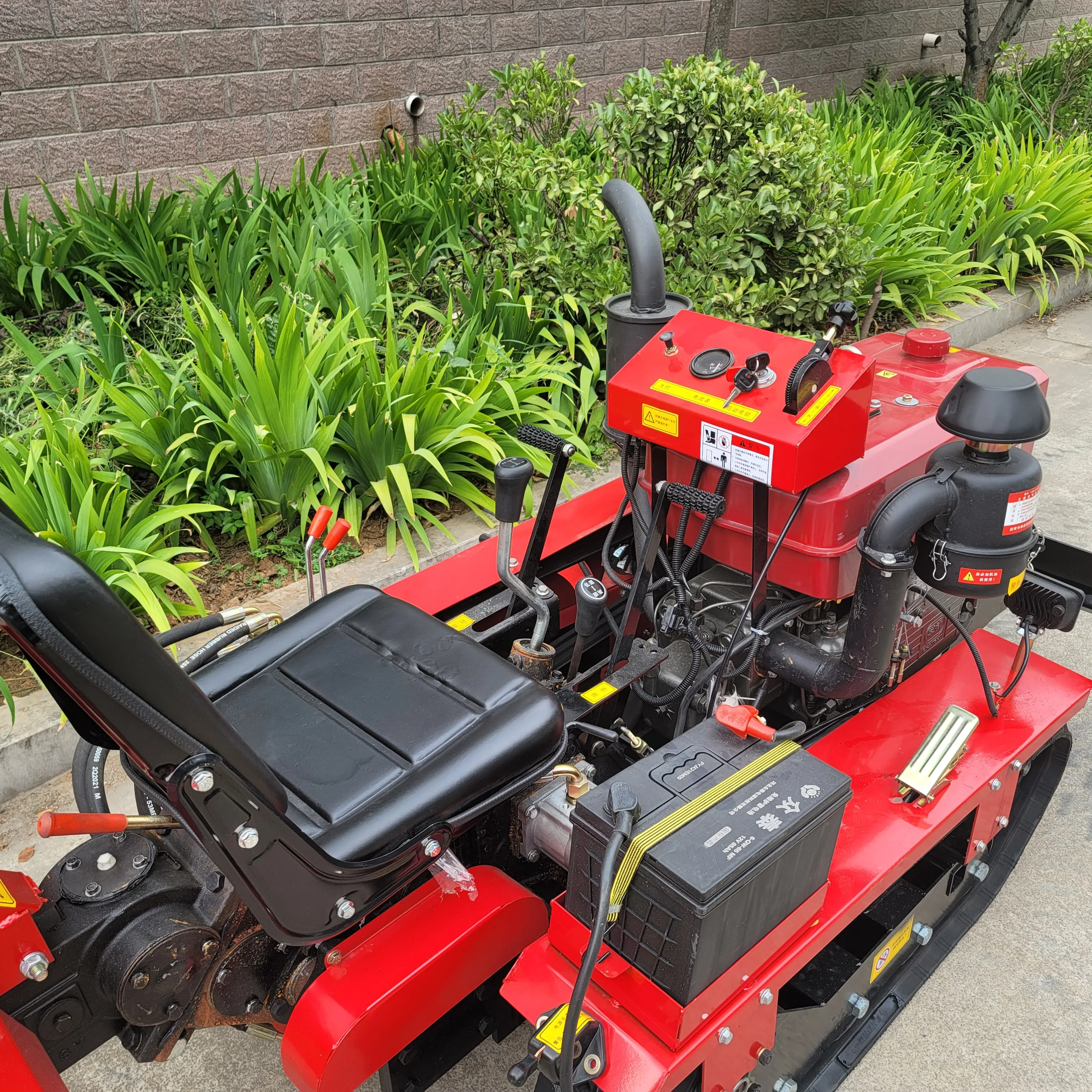 Konfiguracja Maszyn Rolniczych Minikoszykarki Kultywatory do Rolniczych Traktorów Gąsienicowych