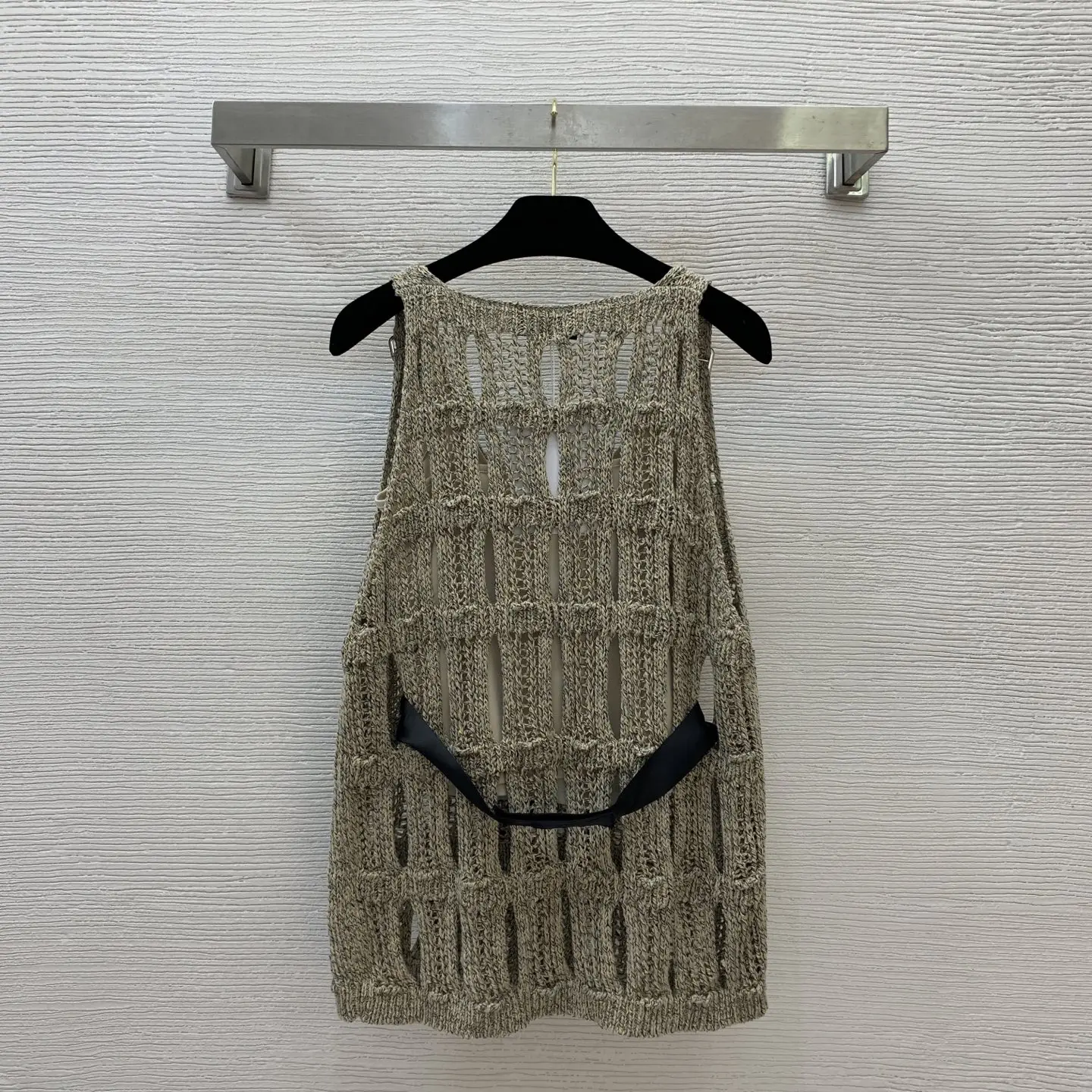 

2025 Spring and Autumn Belt Waist Sleeveless Vest V-neck Knitted Top LH220