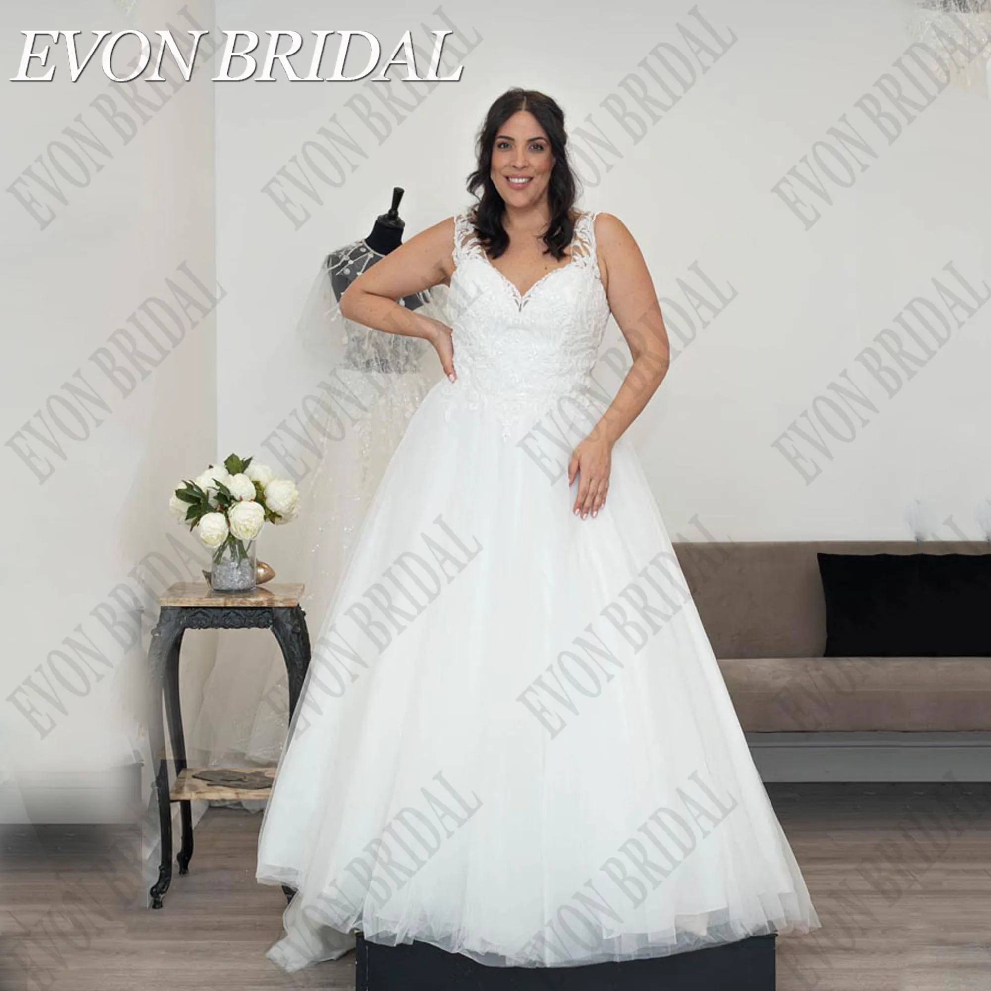 

EVON BRIDAL Plus Size Elegant Wedding Dress Women Sleeveless Applique Lace Bride Gowns Backless Customized Robe De Mariée 2025