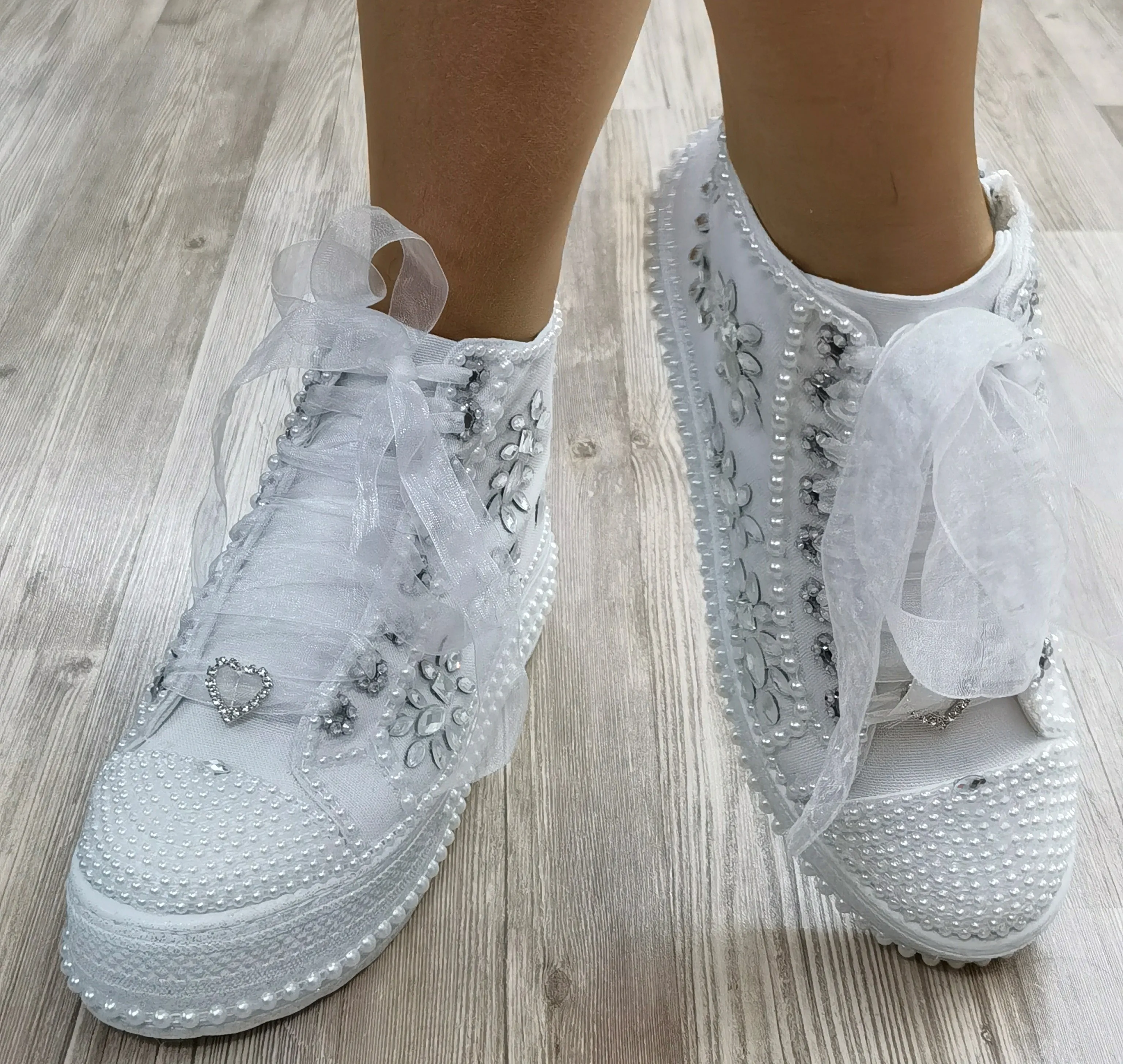 White long top 3CM height Bridal shoes Crystal Stone pearl wedding shoes Bridal shoes Wedding Dress Fashion Sneakers design