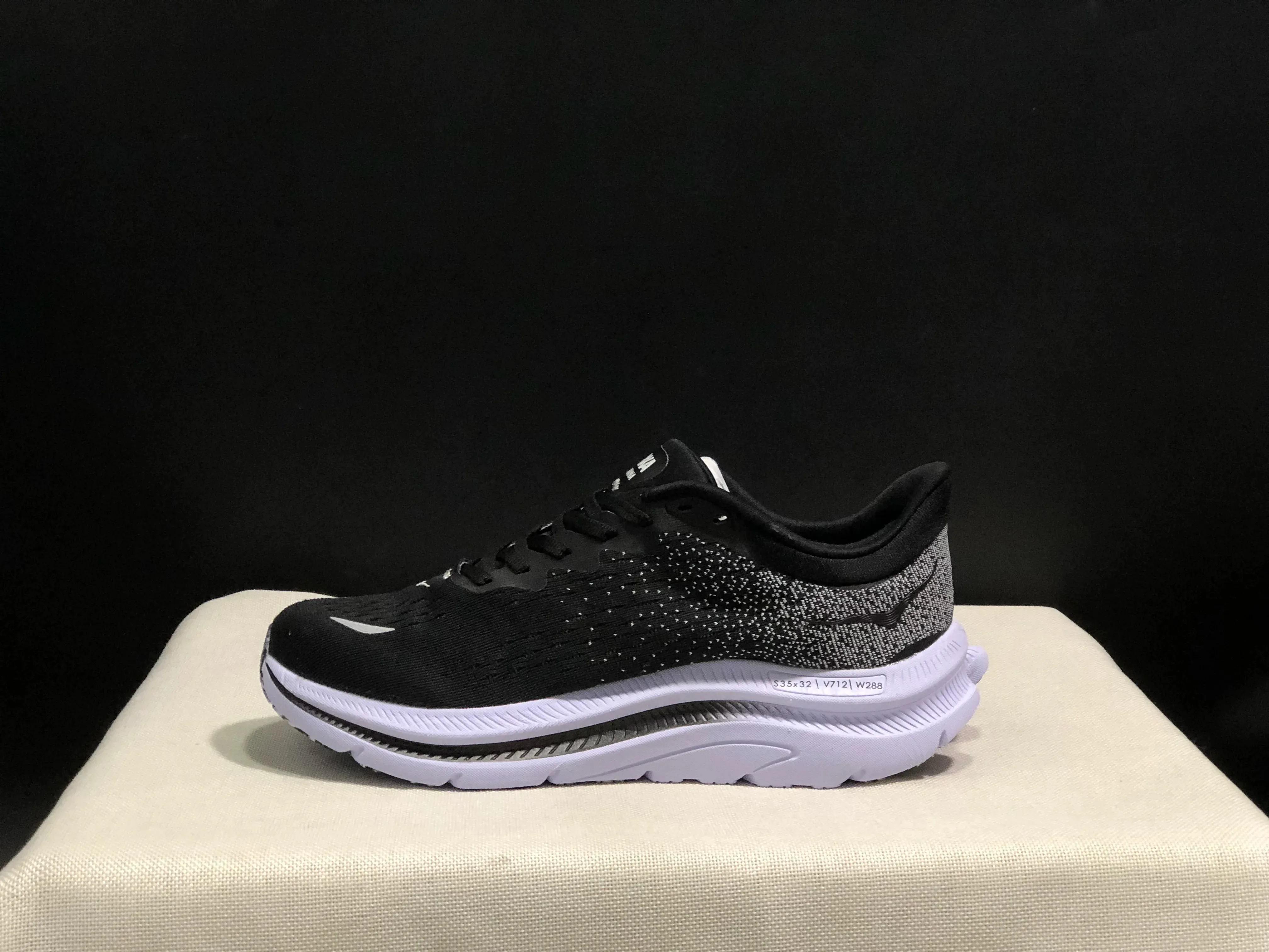 ‮ Hoka one one Kawana أحذية رياضية للرجال نمط الحياة أحذية رياضية خفيفة قابلة للتنفس حذاء قماش في الهواء الطلق احذية الجري أحذية Tenni غير رسمية