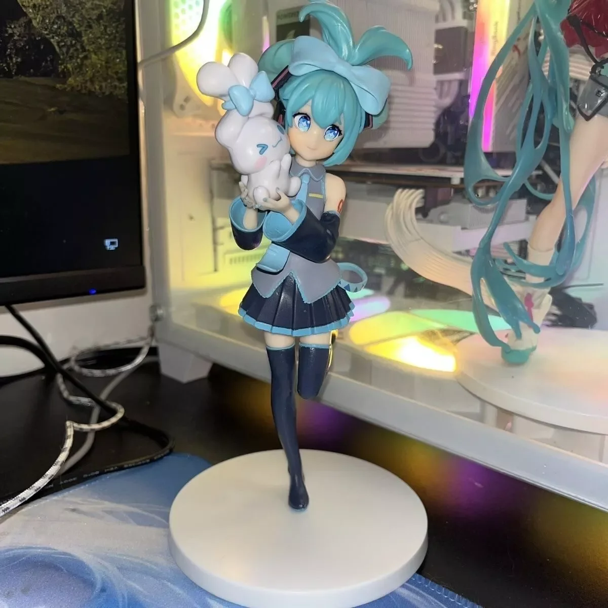 Figuras de Hatsune Miku X Cinnamoroll, modelos coleccionables periféricos de Anime, decoraciones decorativas, regalo Kawaii para niños, 17CM