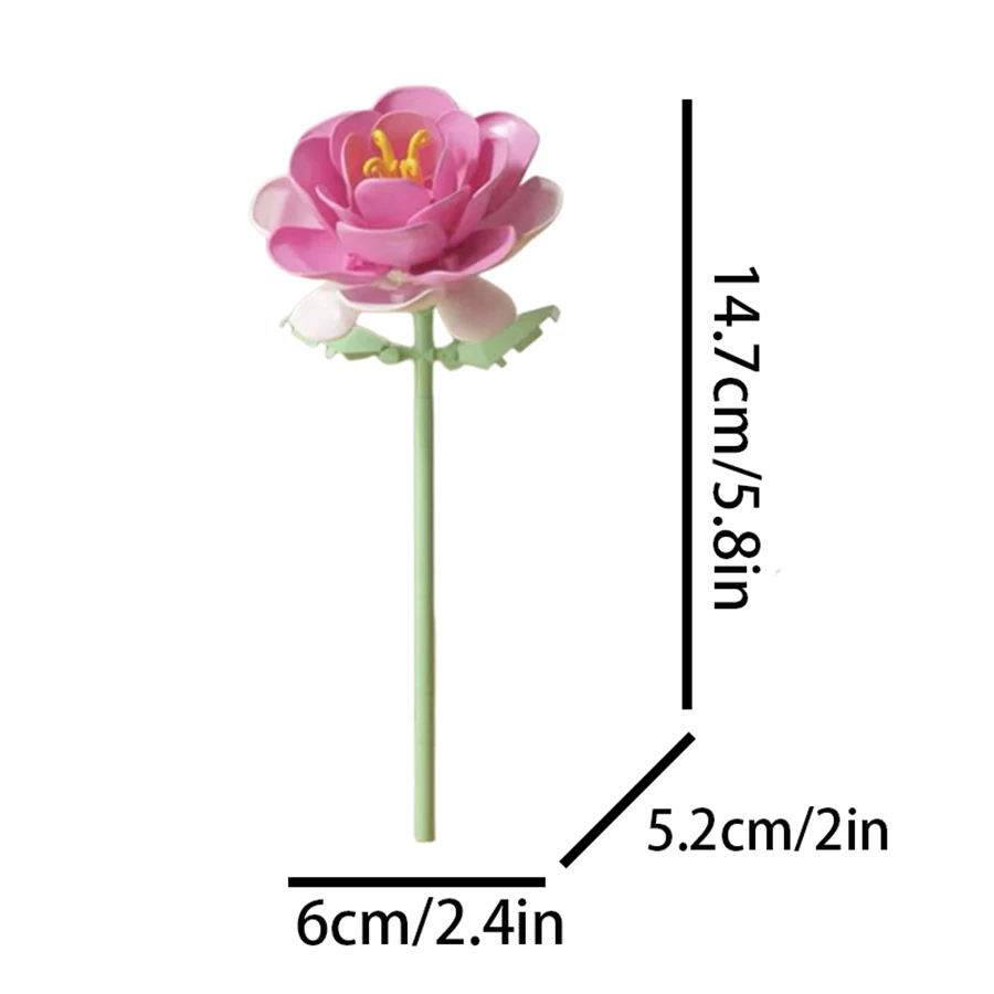 أربعة حلي منضدية على شكل زهرة مكعبات بناء. زنبق، وردة، جاردينيا، مكعبات بناء عشبة المحور. هدايا عيد الميلاد، هدايا المهرجانات.