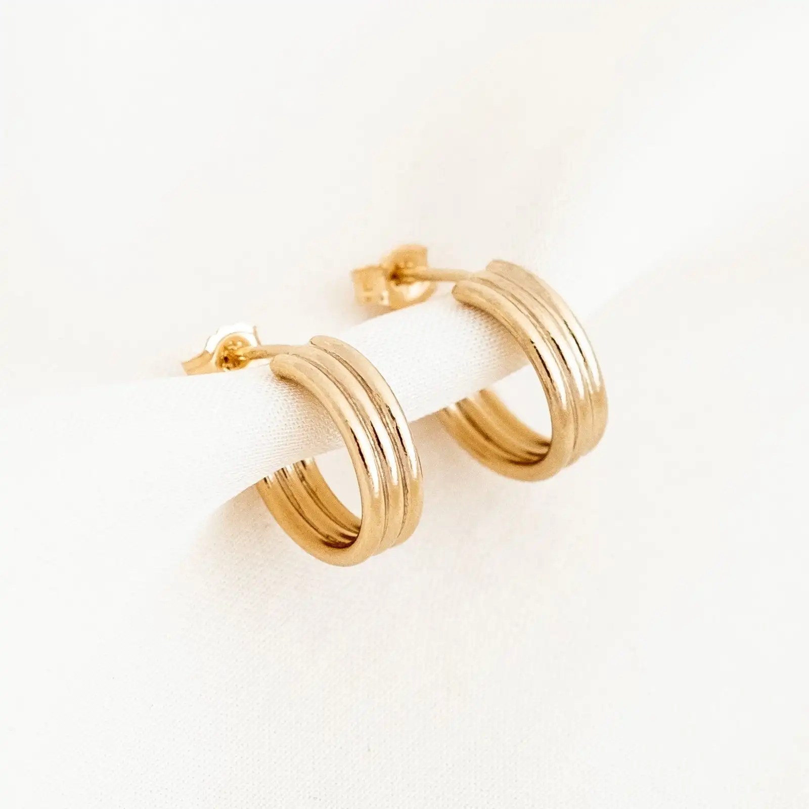 14K Gold Filled Small Chunky Triple Hoop Earrings Hoop Post Earrings Minimalist Jewelry Tarnish Resist Hypoallergenic Earrings