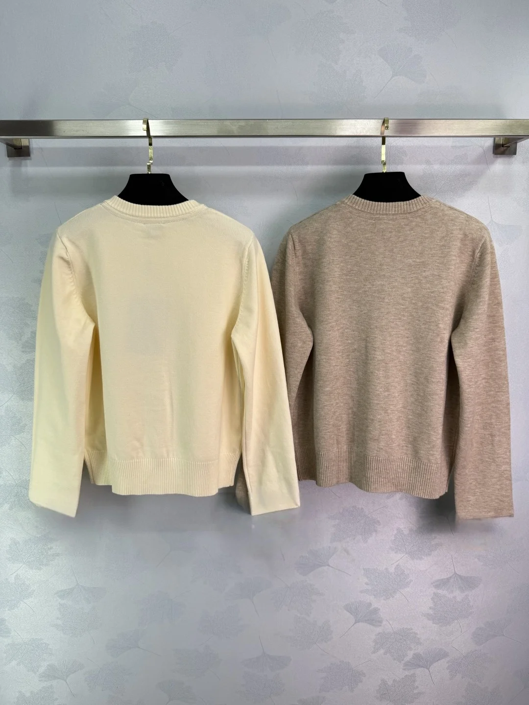 

Ранняя осень 2022, модные женские вязаные топы, рубашки и блузки, куртки на пуговицах, вязаный кардиган с круглым вырезом, футболка с рисунком