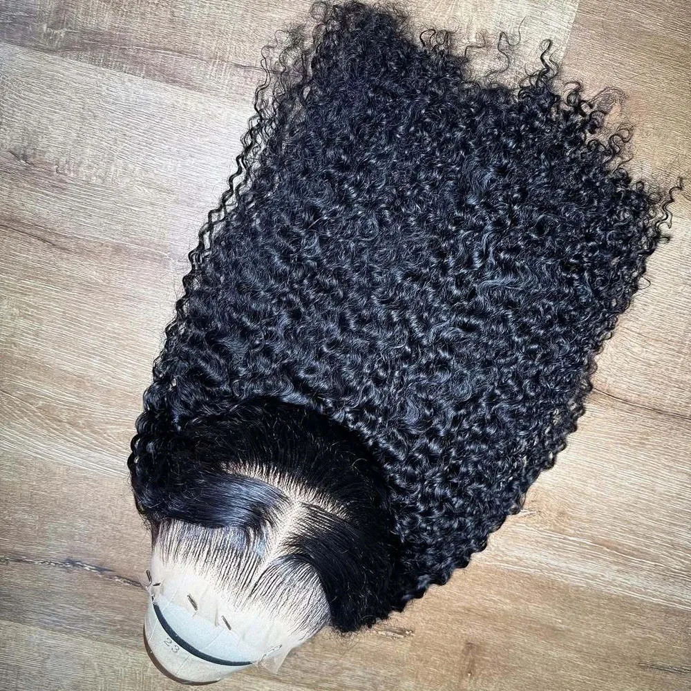 Kinky Curly Wave HD Прозрачный парик фронта шнурка 13x4 Бразильские человеческие волосы Предварительно выщипанные Натуральный черный вьющийся парик с волосами ребенка