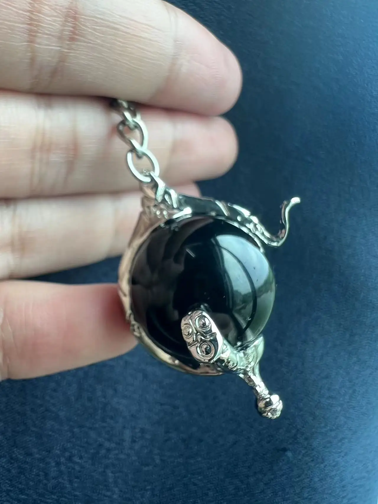 

W.I.T.C.H. Black Crystal Heart of Kandrakar Keychain Fashion Pattern Carved Crystal Ball Pendant Chain Magic Elf Same Jewelry