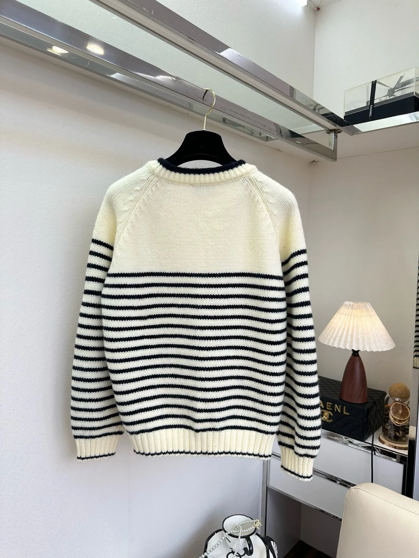 

2025 Autumn And Winter New Women Clothes Contrast Striped Small Round Neck Design Versatile Knitted Cardigan
