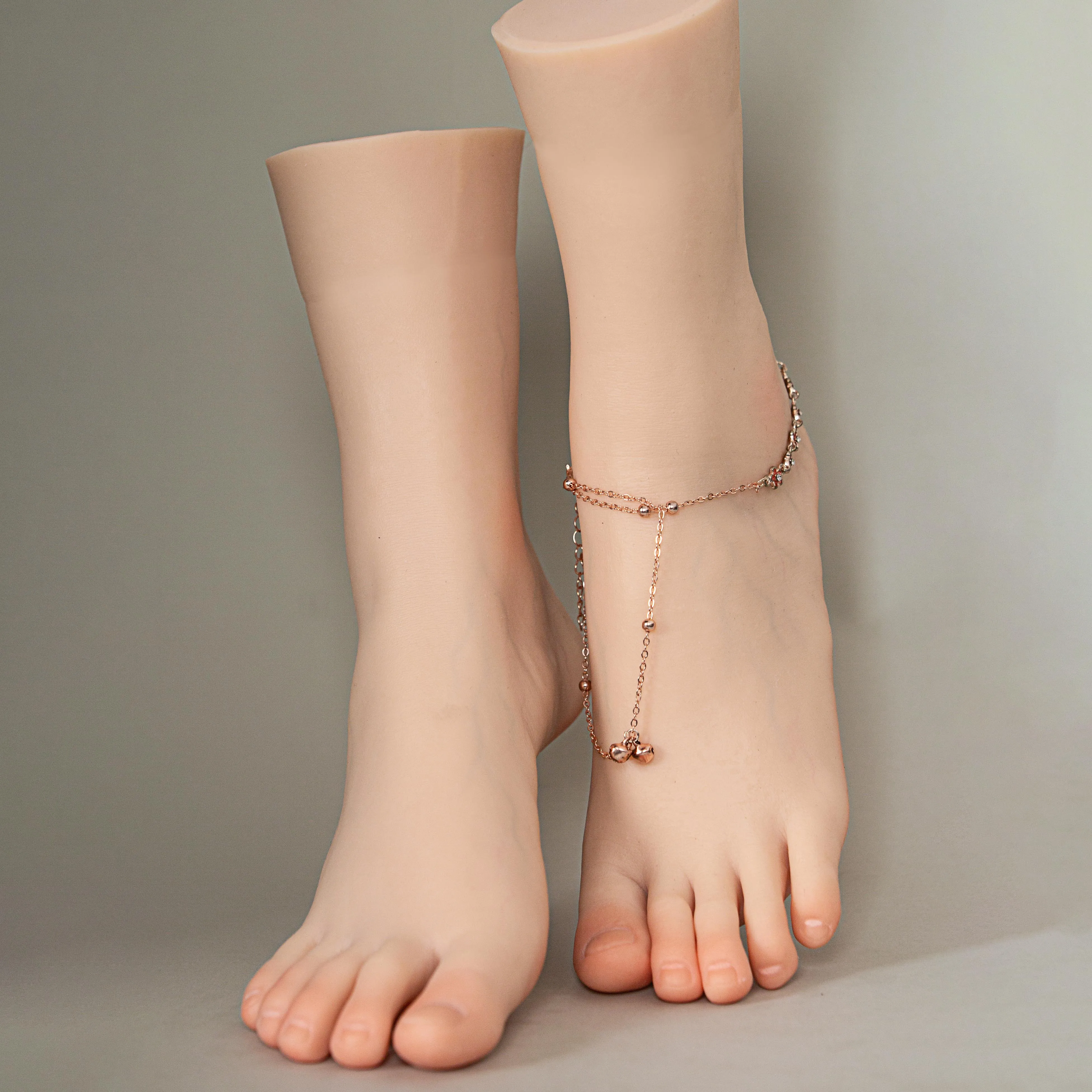 Size 30 Realistic Silicone Foot Model for Young Girls Lifelike Mold for Photography Shoes Stocking Displays Film Props ZHG311