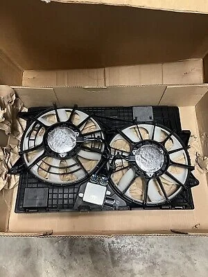 Untuk JEEP CHEROKEE 3.2 V6 2014-2020 Kipas Pendingin Radiator OE 52014621AG 53418611/52014621AH