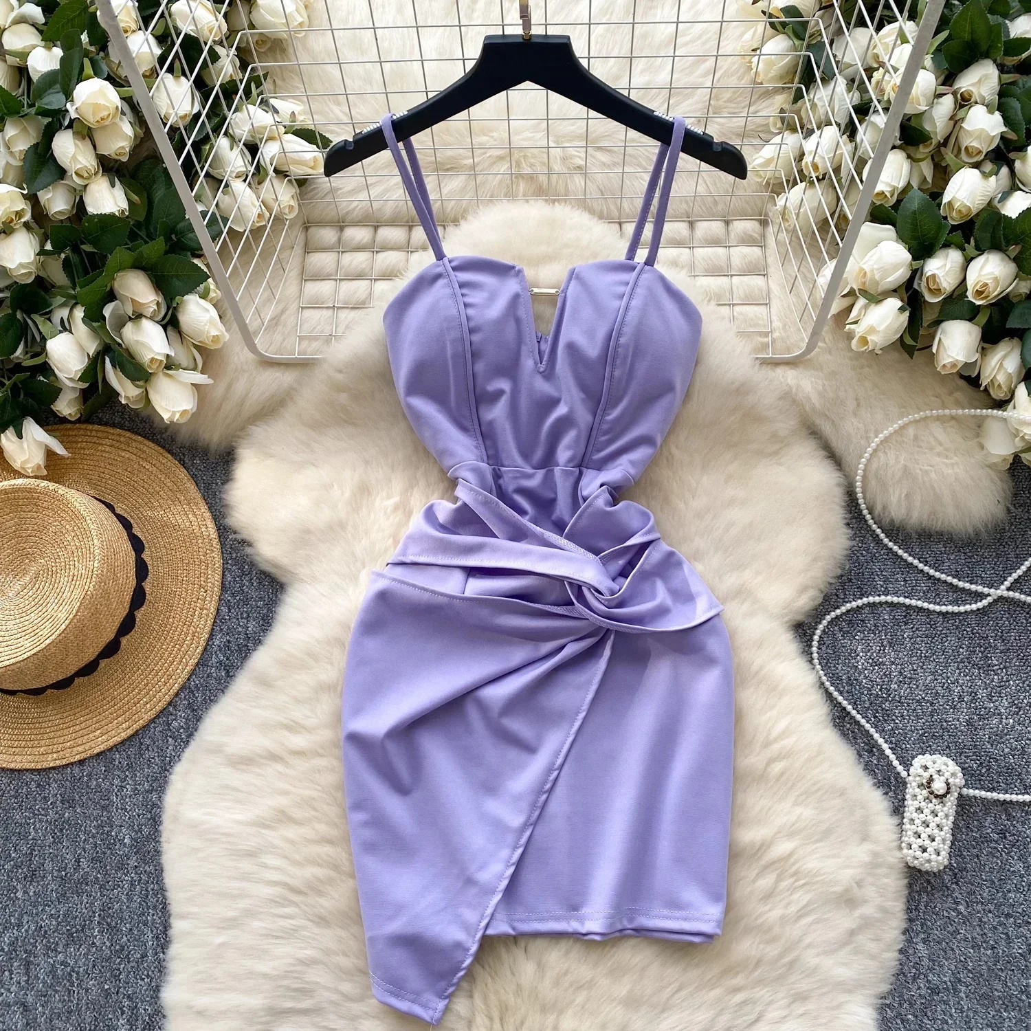 Seksowne sukienki bez rękawów Vintage V-neck Chic Twisted Asymmetrical Pleated Slim Straps Short Dresses Evening High Street Autumn Clothing — zdjęcie 2