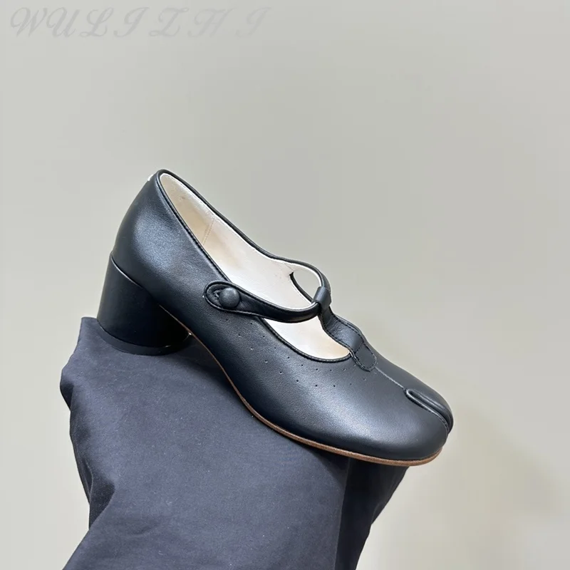 Zapatos de tacón alto con punta dividida para mujer, calzado de diseñador de cuero genuino, estilo Retro Mary Jane, para fiesta, novedad de 2024