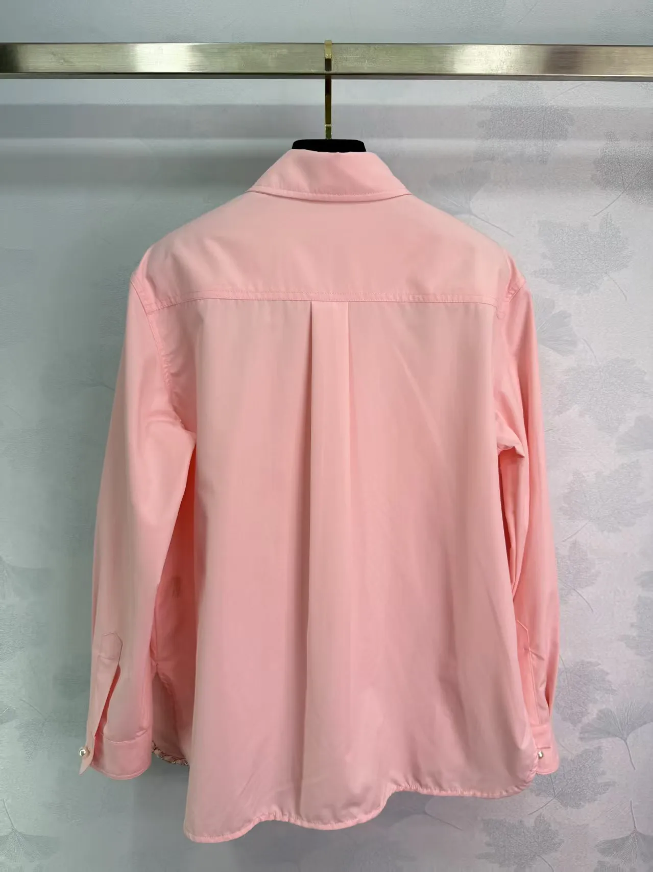 

Fashion Pink Cotton Loose Embroidered Letter Long-sleeved Women Shirt 2025 Autumn New Casual Pearl Button Top YF12