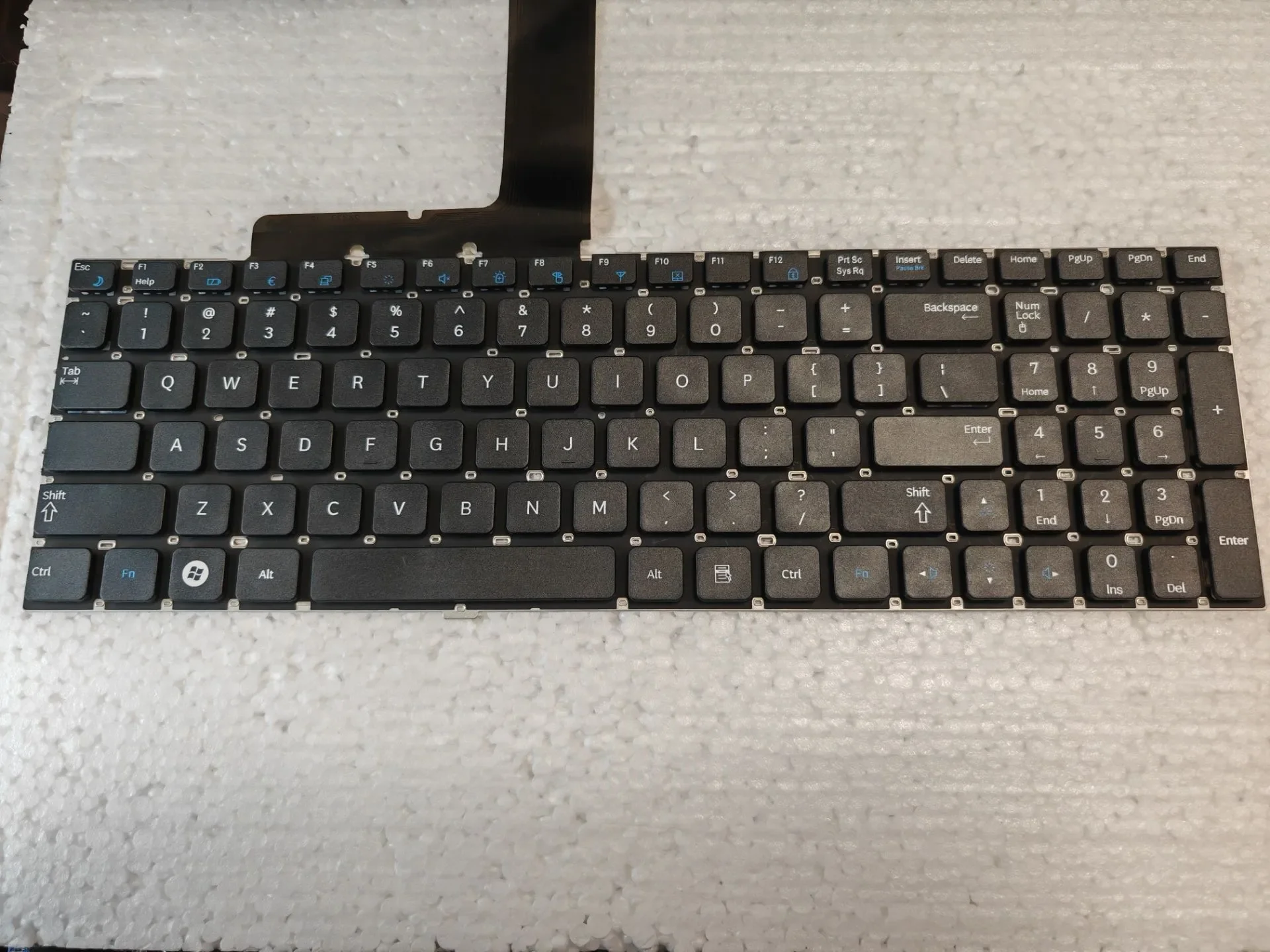 Nowa klawiatura do laptopa Samsung SF510 RF510 RF511 SF511 QX530 US Black Layout — zdjęcie 2