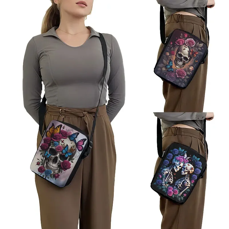 Torba typu Crossbody z różany motyl i czaszką damskie torebki na ramię do torebki podróżne uchwytu na telefon studencki Messenger Bag prezent — zdjęcie 2