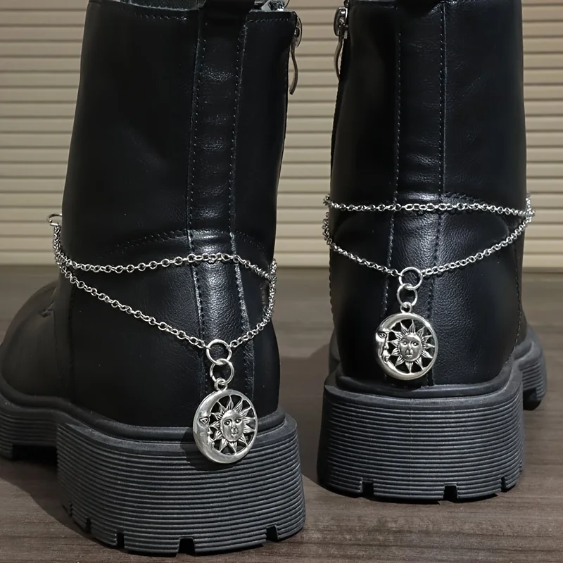 2 Pcs Of Gothic Retro-style moon and sun face-shaped shoe decorations, suitable for daily wear, Halloween parties and as gifts