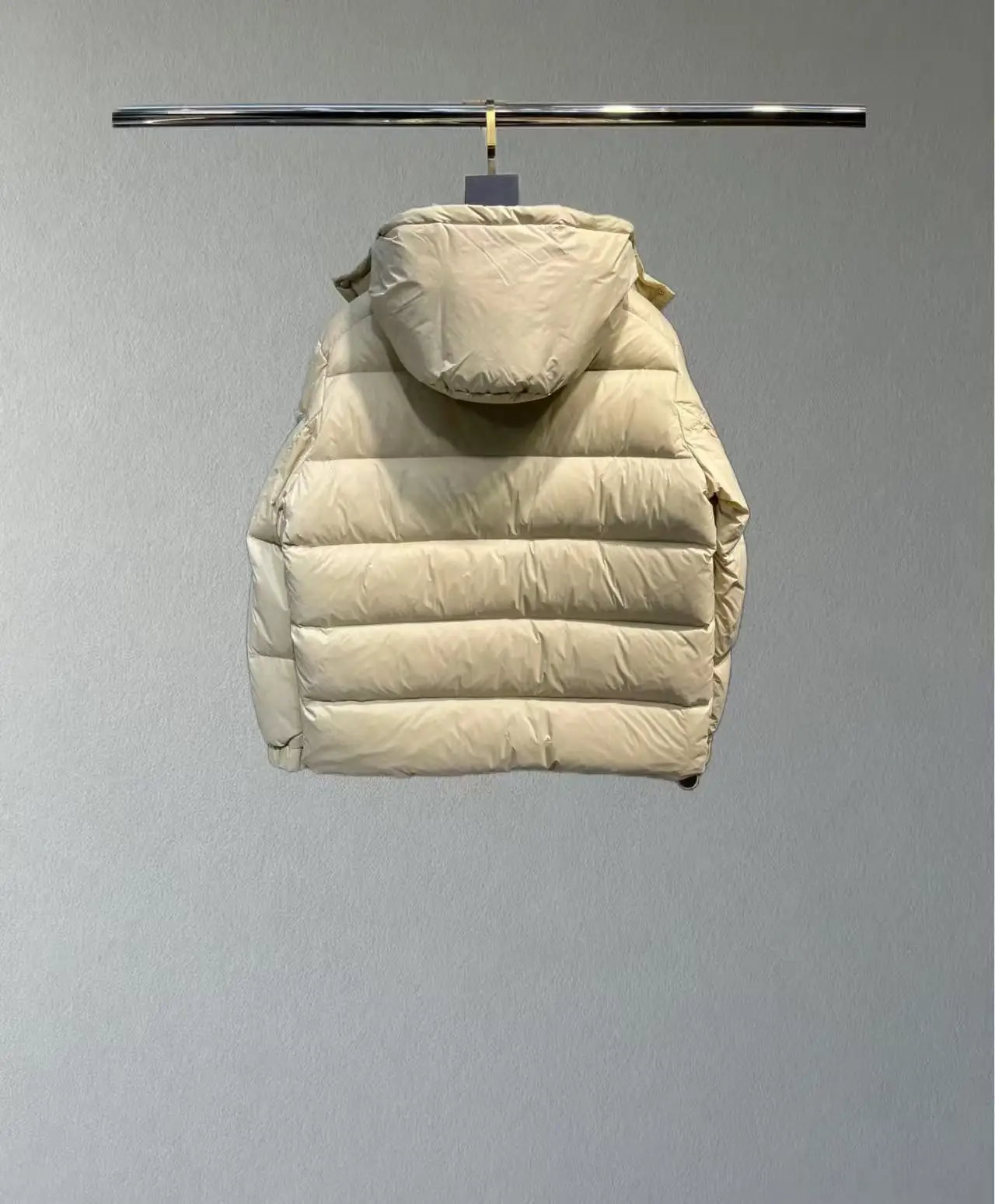 سترة بغطاء للرأس بتصميم جديد لخريف وشتاء 2025 #1