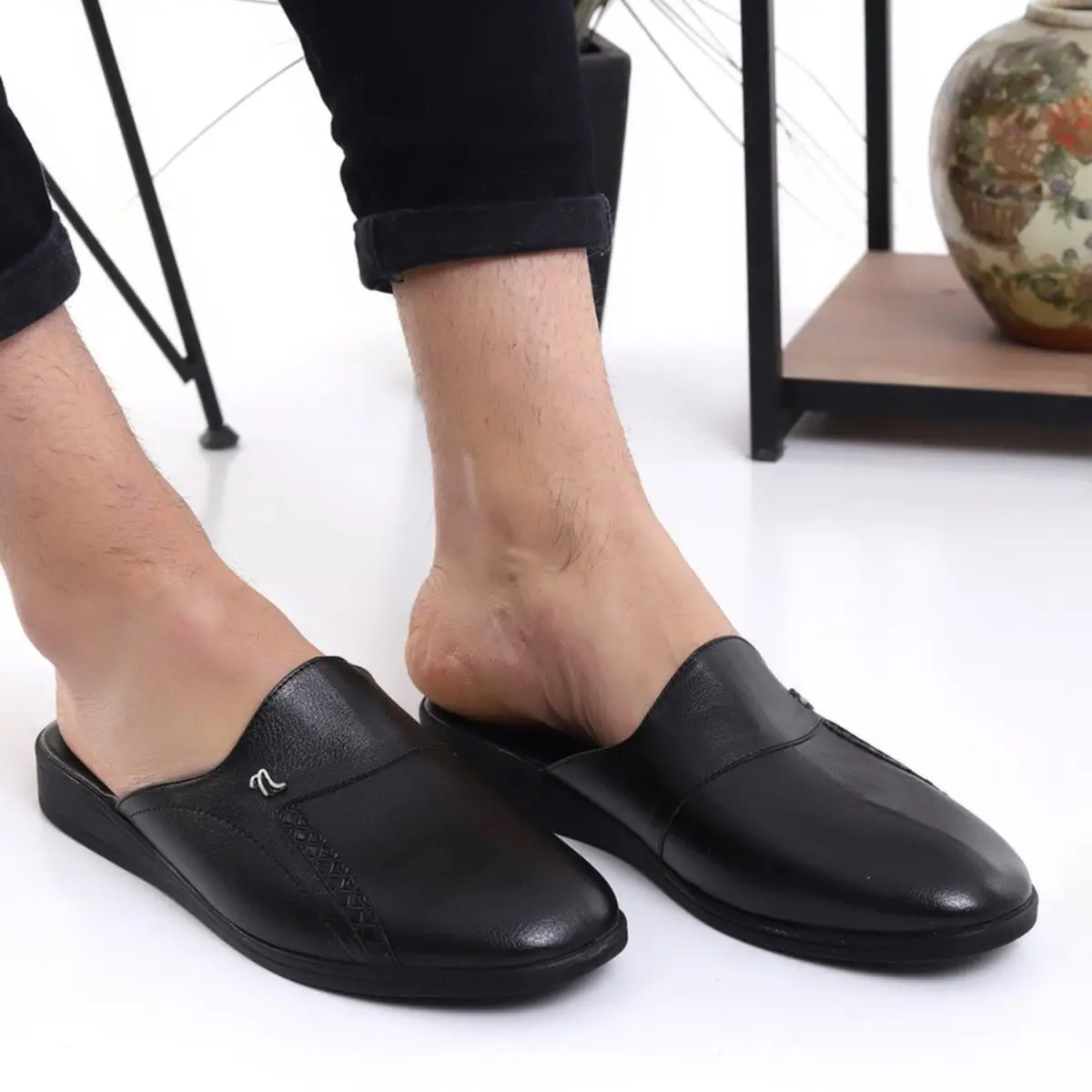 

Men's Leather Slippers Comfortable Stylish House Slippers Groom Slippers Anti-Slip Black Slippers for Dowry