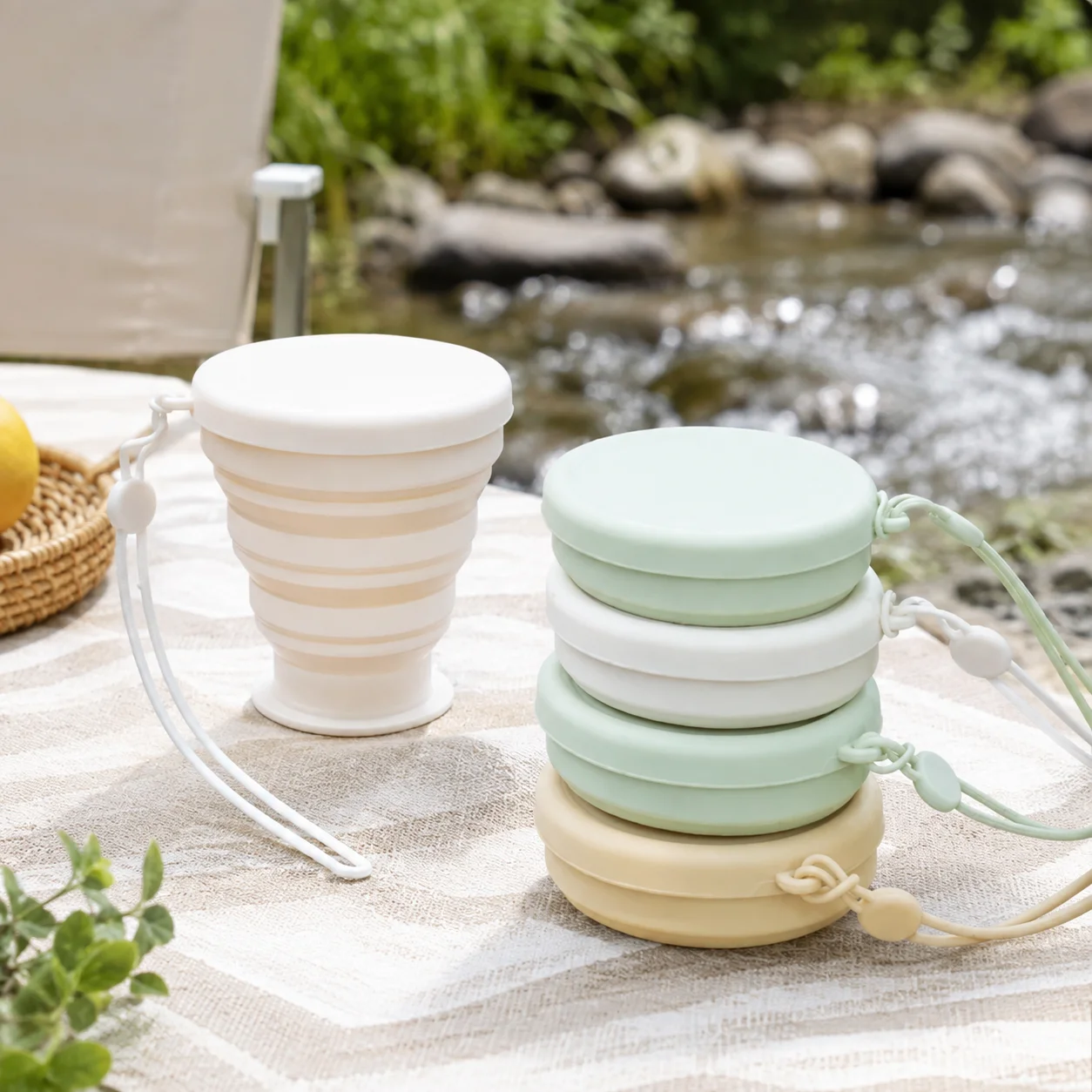 1pc Collapsible Silicone Cup with Lid Portable Folding Travel Drinking Cup Reusable Lightweight Cup for Camping Hiking