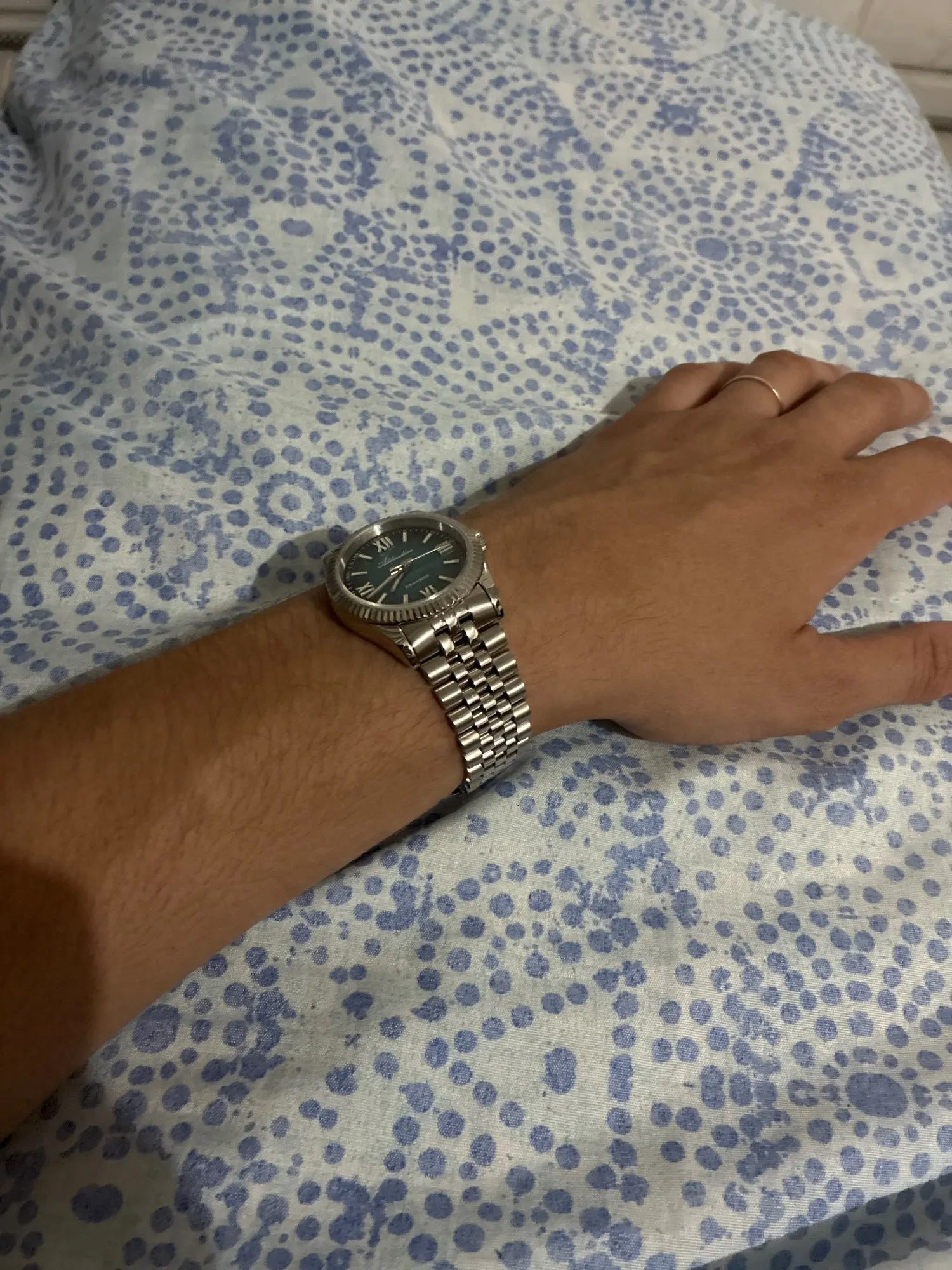Foto del reloj compartida por Thersa Ratke, 2