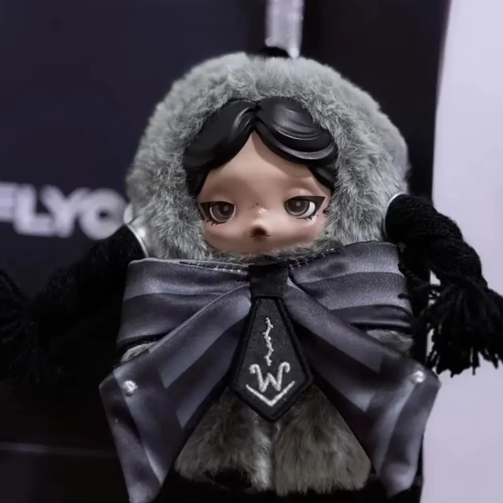 100% authentieke POP MART SKULLPANDA × Wednesday pluche Nevermore Academy uniforme versie origineel bevestigd zacht pop verzamelobject