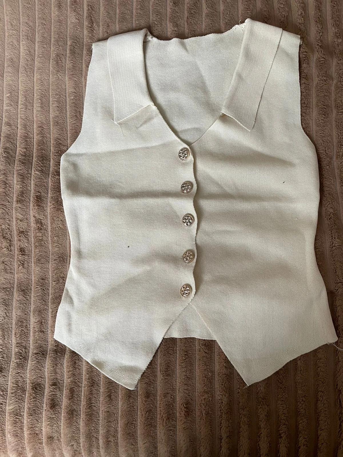 1pcs Vest French Temperament V-neck Single Breasted Sleeveless Slim Knitted Vest For Women photo review