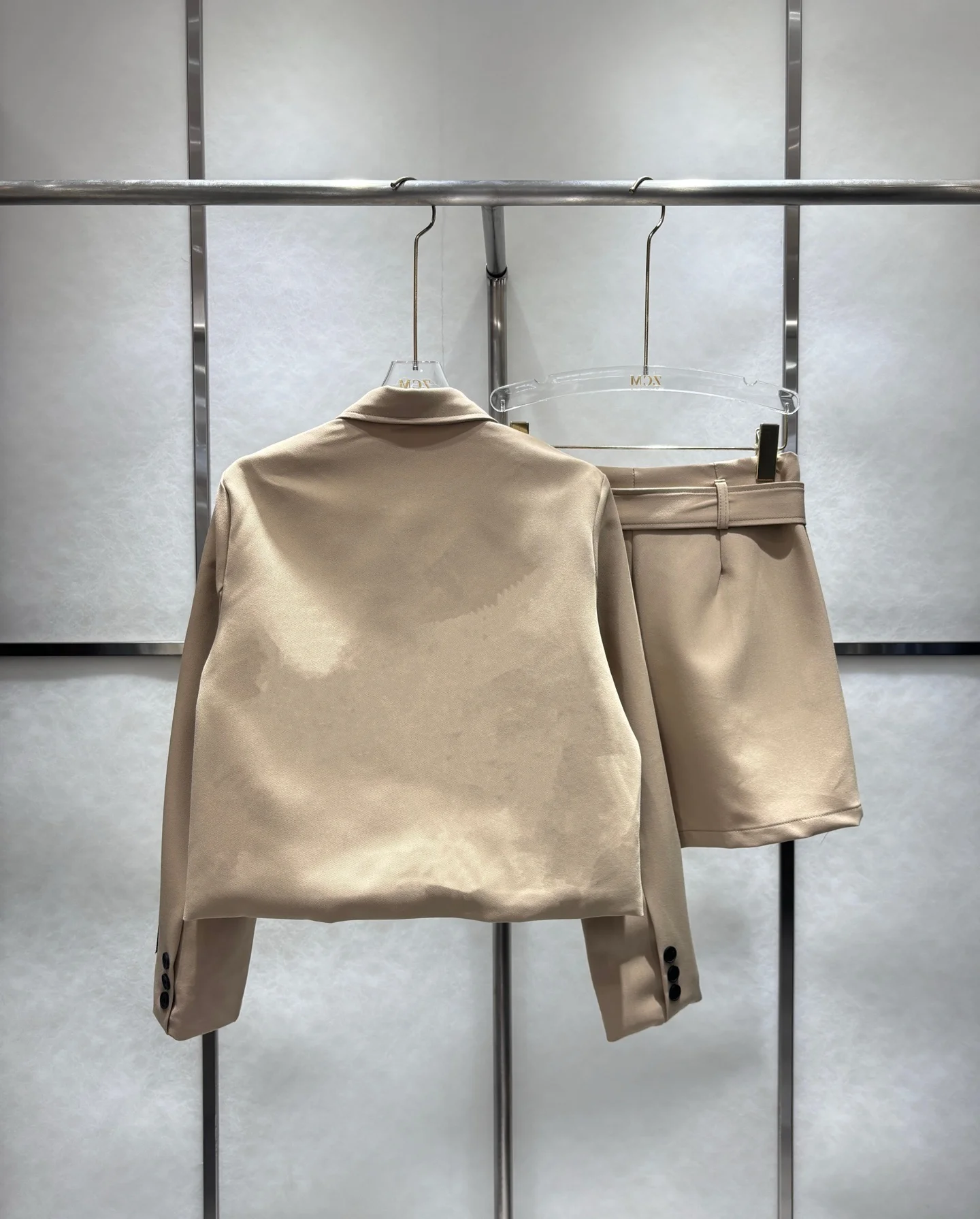 

New Autumn 2025 Lapel Casual Long-sleeved Jacket Coat Belt Straight Shorts Set