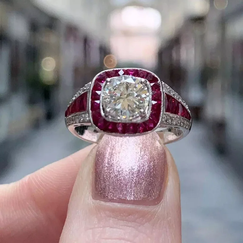 Huitan Vintage Red CZ Pierścionki dla kobiet Prosty i elegancki design Retro Party Wspaniałe pierścionki damskie Prezent rocznicowy Nowa biżuteria — zdjęcie 2