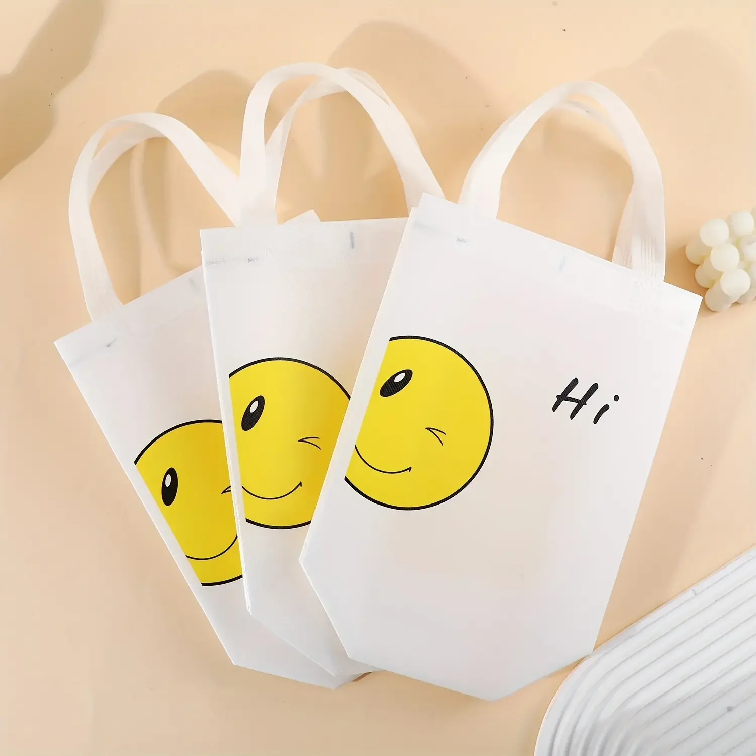 12pcs Thickened 7.87x10.24x3.94 inch Smile Non-Woven Gift Bags, Shopping Bags, Birthday Party Gift Bags, Thanksgiving Gift Bags