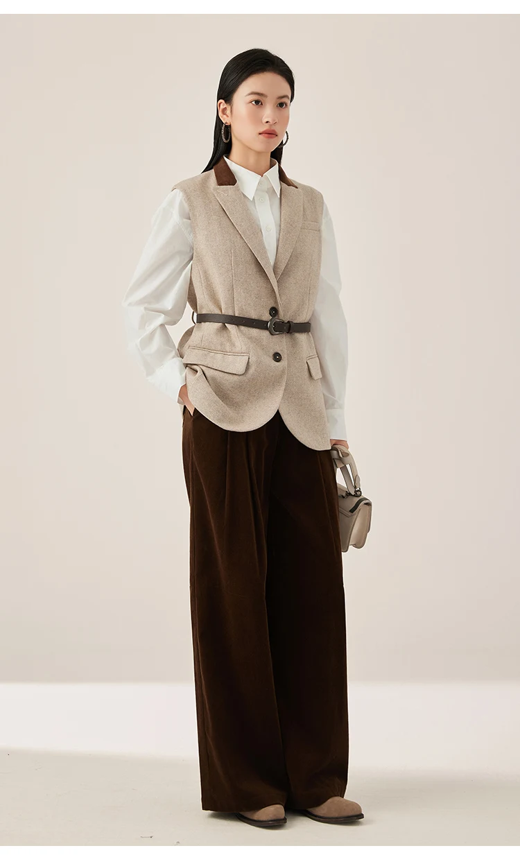 KX7523378 Luxuriöse Damenweste aus Wollmischung mit Taschen, elegante, minimalistische, ärmellose Jacke – Detail 8