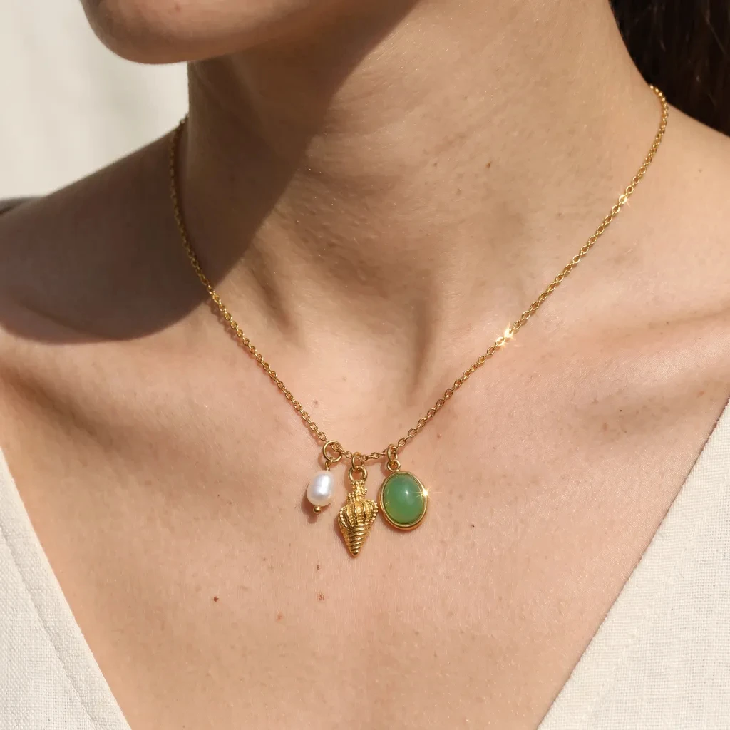 Vintage Stainless Steel Shell Charm Necklace for Women Chic Gold Plated Green Stone Pearl Pendant Necklaces Boho Ocean Jewelry