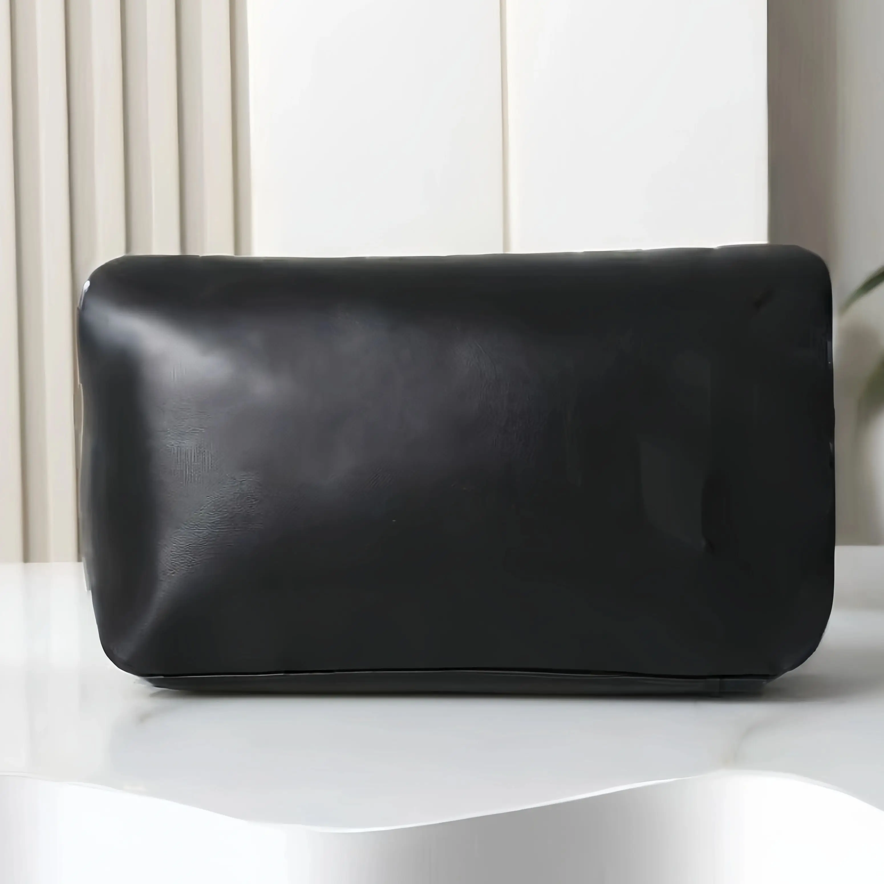 

2026 New Women's Clutch/Crossbody Bag with Metal Chain, Available in Ten Colors, Retro Chic, Classic Black, 30-20-10cm