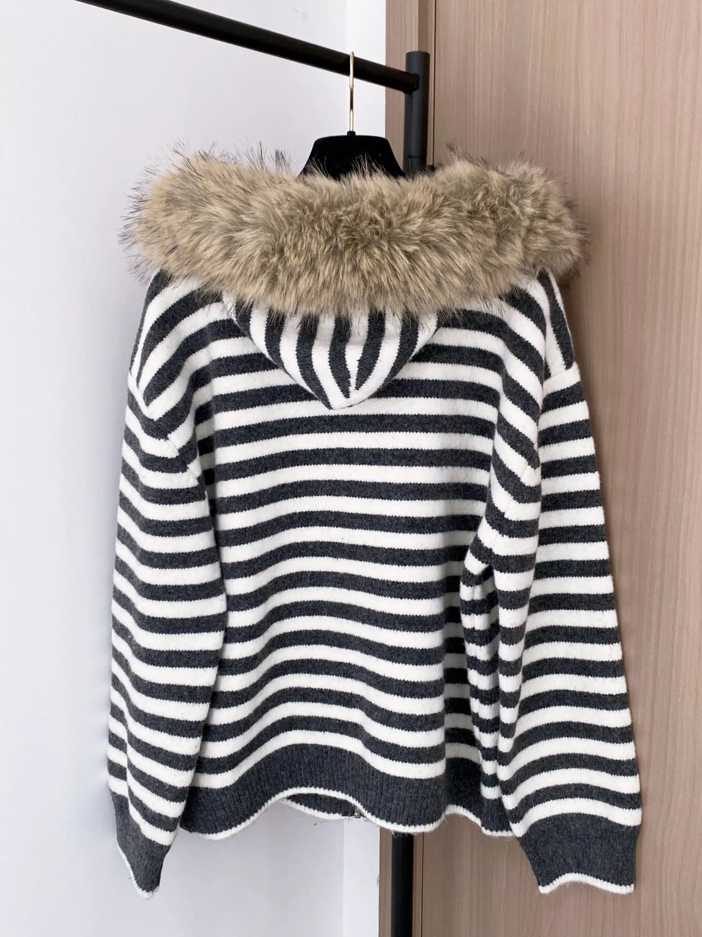 

Осень и зима 2025 года, новая женская одежда, съемная шапка на молнии с капюшоном, кардиган с меховым воротником, предметы первой необходимости для похудения