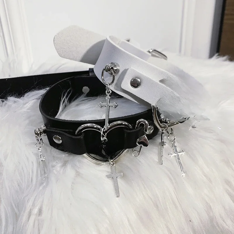 Akcesoria Grunge Skórzany Choker z krzyżem w kształcie serca Punk Charms Pin Wisiorek Naszyjnik dla kobiet Goth Biżuteria Koreański modny naszyjnik — zdjęcie 2