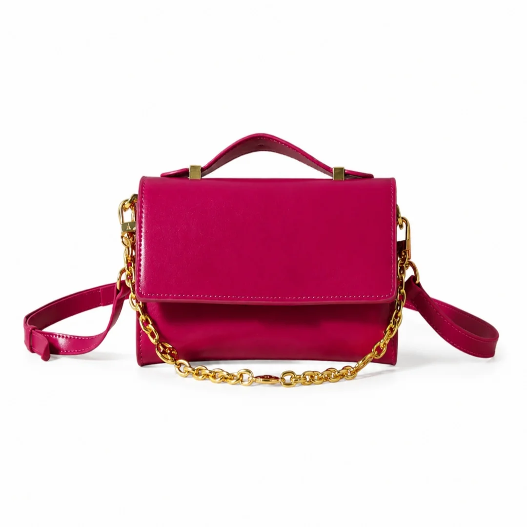 2026 New Unisex Red Shoulder Bag/Crossbody Bag with Metal Chain, Leather, 12 x 4 x 23 cm