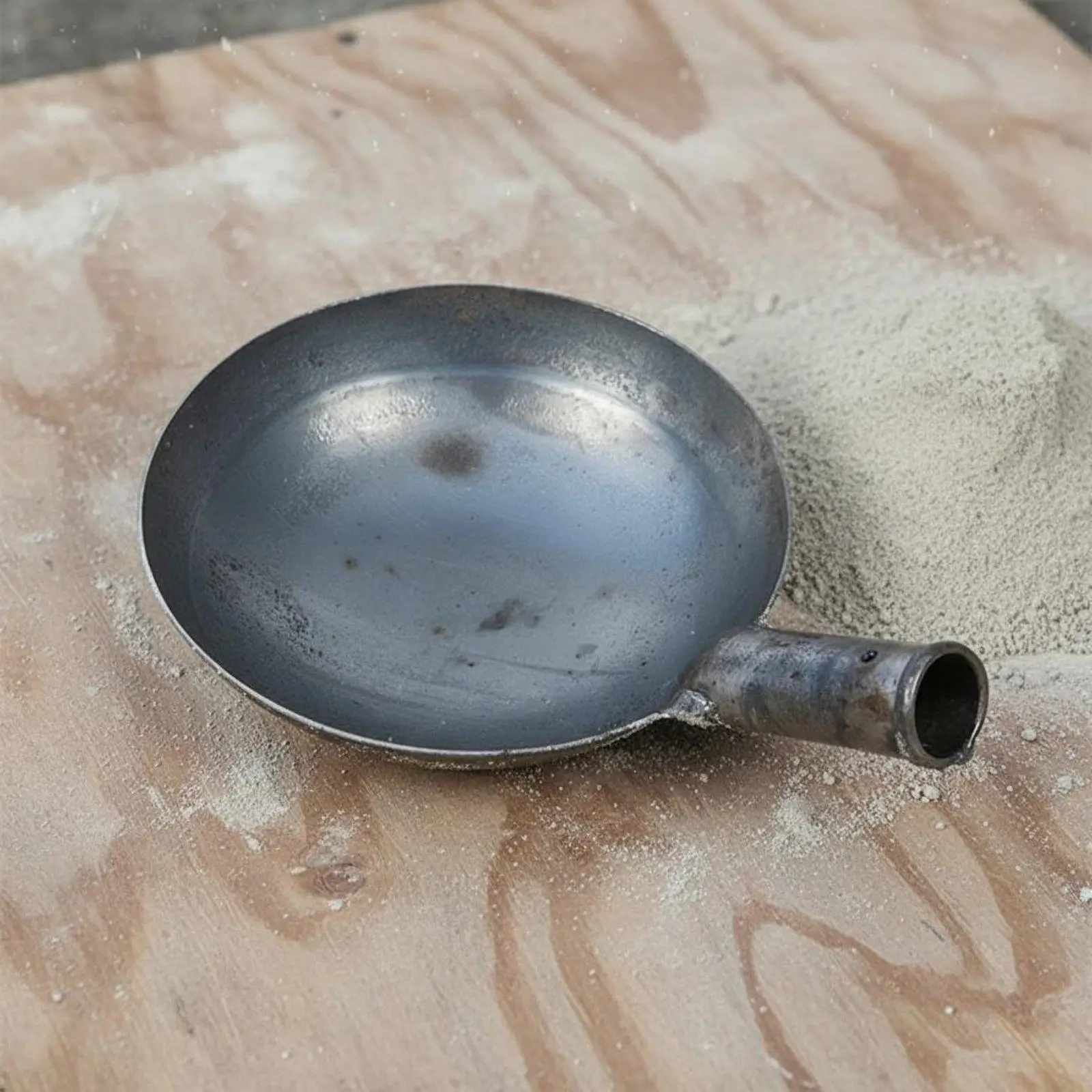 Iron Ladle Head Versatile Durable Utility Scoop for Farm Construction and Industrial Scenarios
