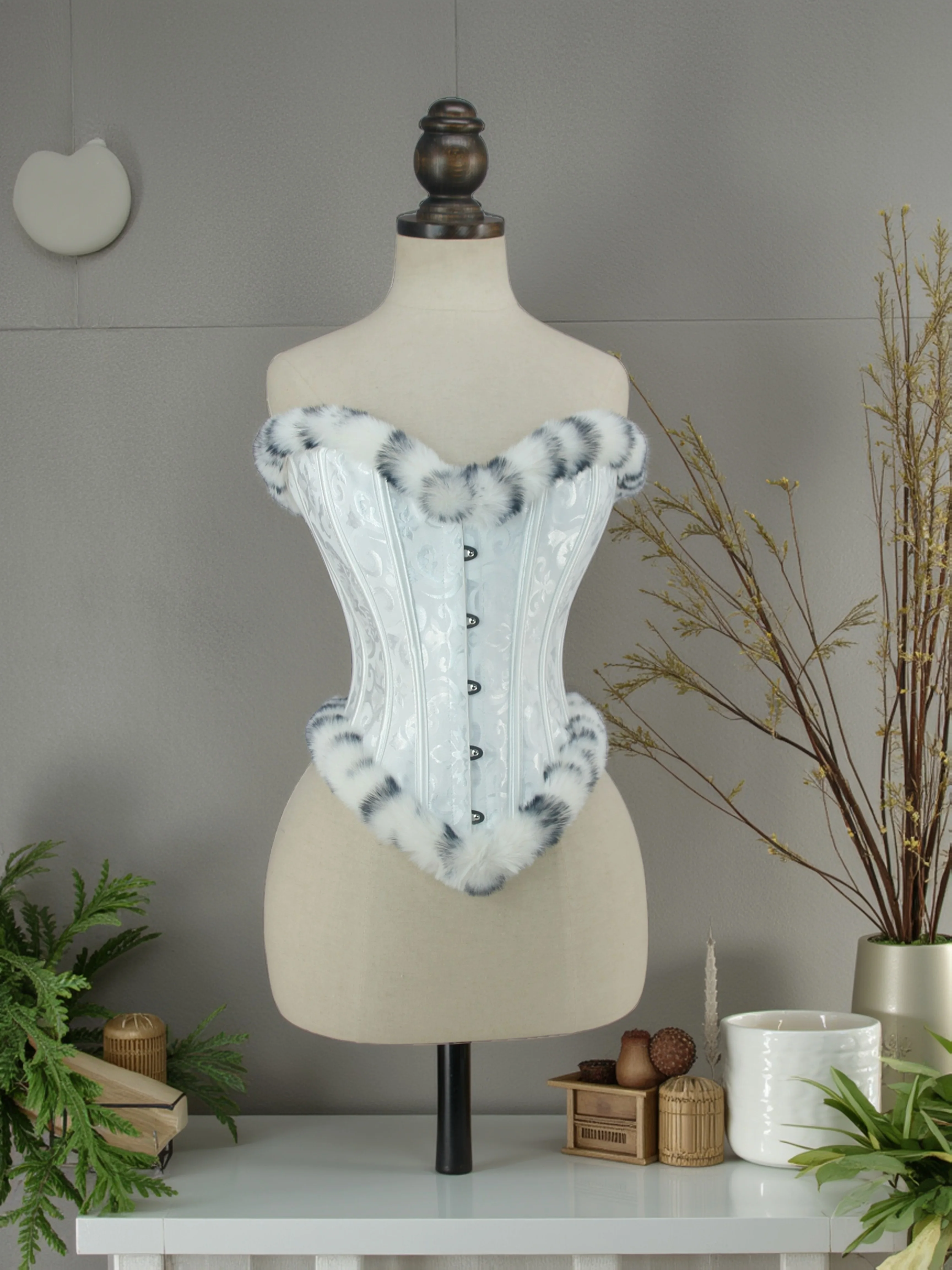 Cloudy.Lee White Embroidered Slim Fit CORSET Fashionable Versatile Bodysuit for Women