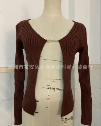 Jin Zhini, jennie, Ouyang Nana, the same green knitted sweater, long-sleeved cardigan, thin bottoming shirt, short autumn