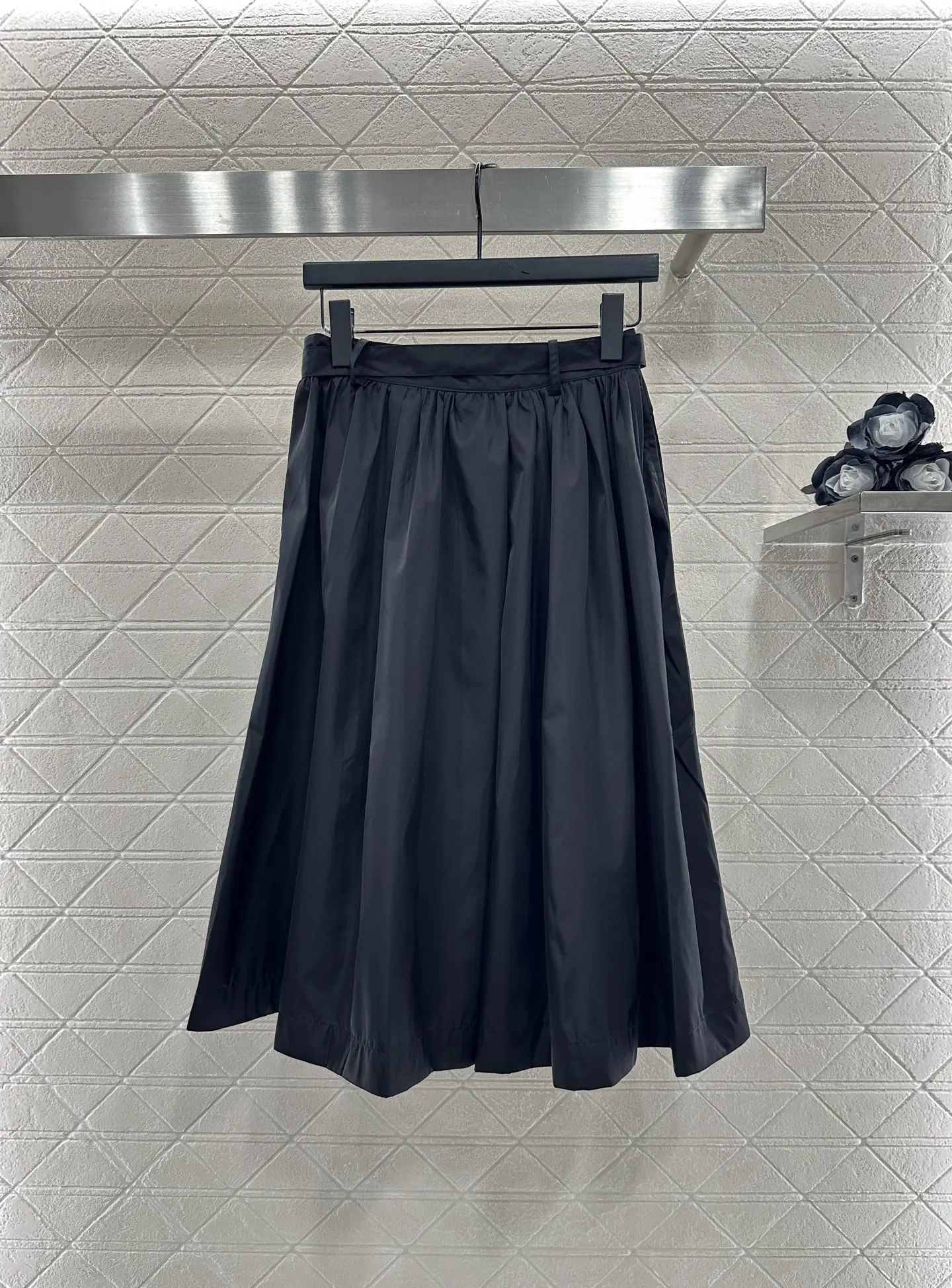 

2025 Summer and Autumn New Women's High Waist Belt Pleated Skirt